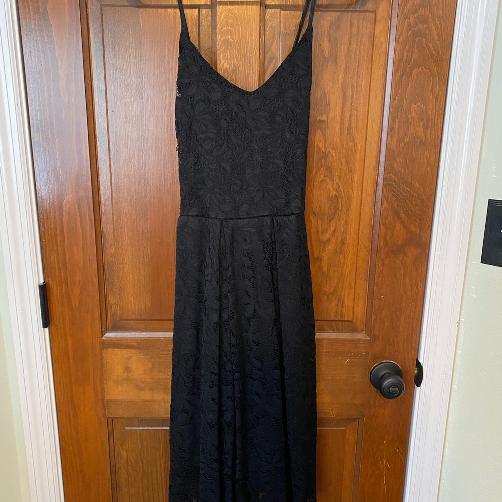 Merokeety black lace midi length dress Large